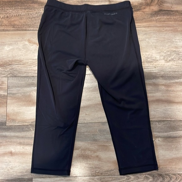 Under Armour Charged Cropped Leggings Size Medium Black Gym Workout Activewear - Picture 3 of 3